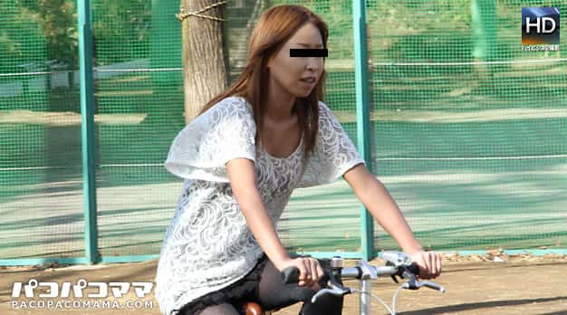 夏川未来<br />『ママチャリ 〜Ｆカップ巨乳熟女野外デート〜』